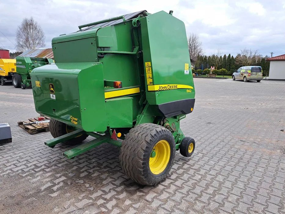 John Deere 842 - Presse à balles rondes: photos 5 John Deere 842 - Presse à balles rondes: photos 5