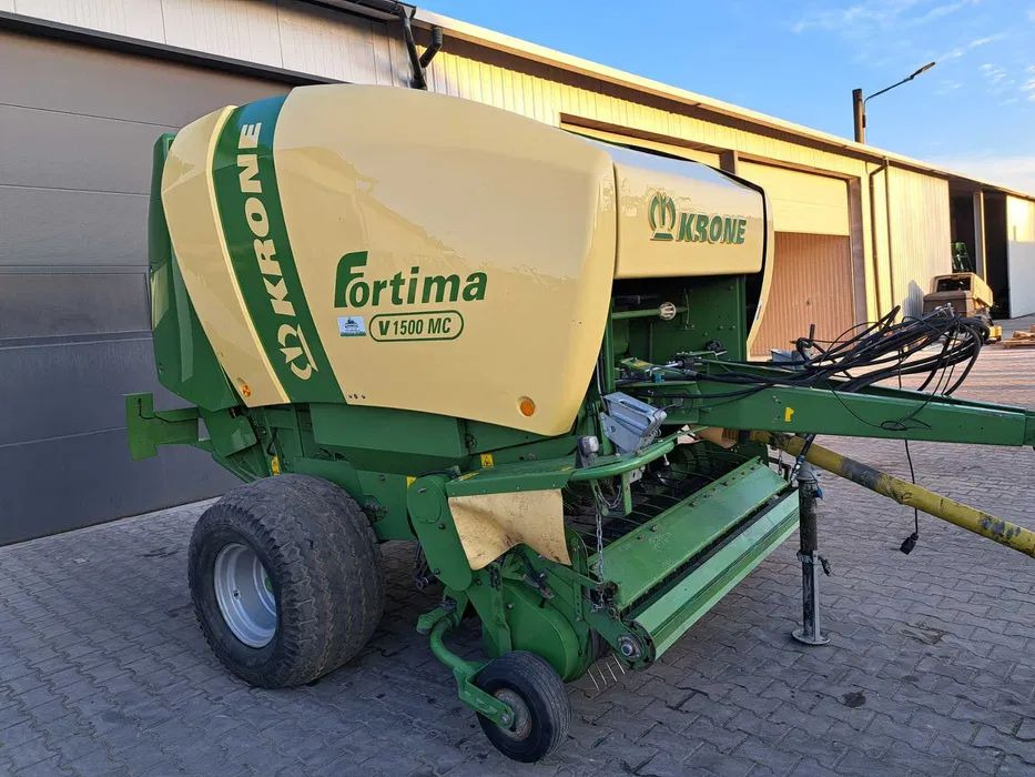 Krone Fortima V 1500 MC - Presse à balles rondes: photos 1 Krone Fortima V 1500 MC - Presse à balles rondes: photos 1