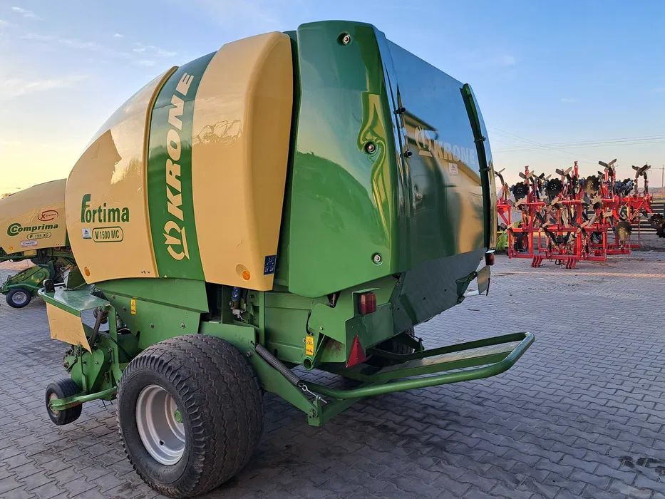 Krone Fortima V 1500 MC - Presse à balles rondes: photos 3 Krone Fortima V 1500 MC - Presse à balles rondes: photos 3