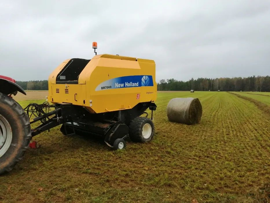 Prasa rolująca NEW HOLLAND BR 7060 - Presse à balles rondes: photos 1 Prasa rolująca NEW HOLLAND BR 7060 - Presse à balles rondes: photos 1
