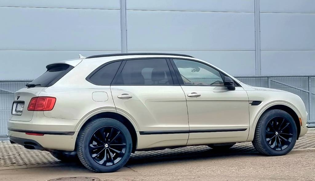 Bentley BENTAYGA 6.0 W12 - Voiture: photos 4 Bentley BENTAYGA 6.0 W12 - Voiture: photos 4