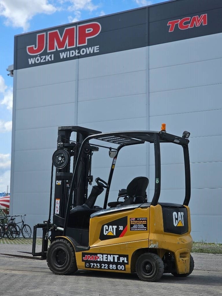 CAT EP 30 CN - Chariot élévateur électrique: photos 5 CAT EP 30 CN - Chariot élévateur électrique: photos 5