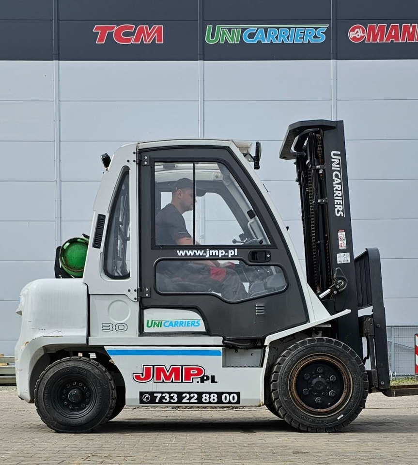 UniCarriers UG1D2A30LQ DX30 - Chariot élévateur à gaz: photos 2 UniCarriers UG1D2A30LQ DX30 - Chariot élévateur à gaz: photos 2