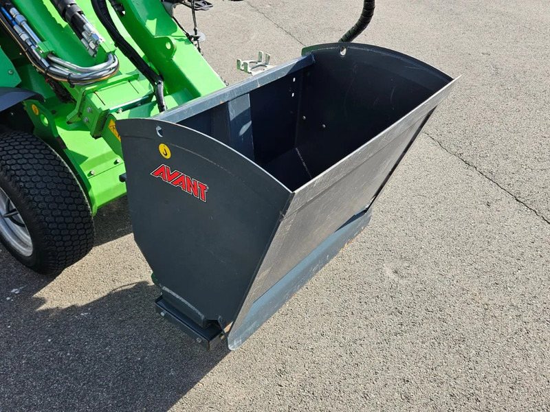 Avant 900 Zand- en zoutstrooier - Accessoire pour Machine agricole: photos 5 Avant 900 Zand- en zoutstrooier - Accessoire pour Machine agricole: photos 5