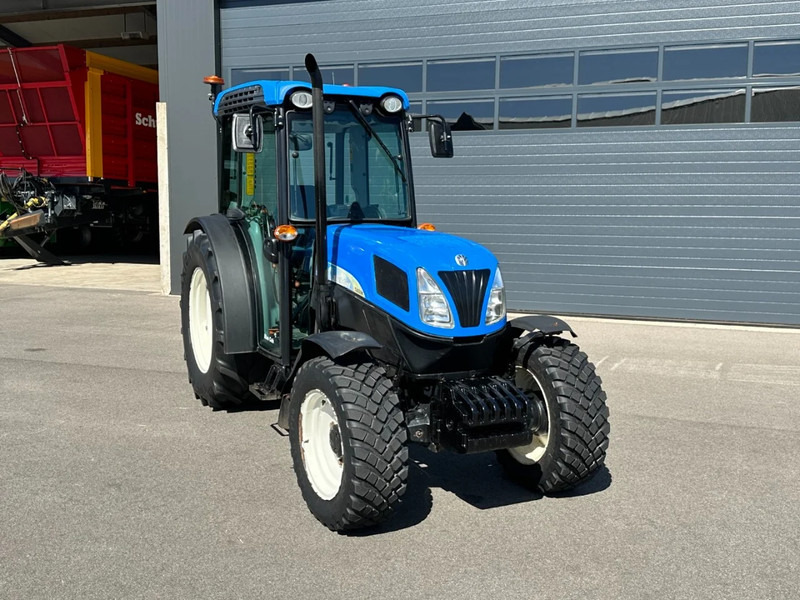 New Holland T4050N Supersteer - Tracteur agricole: photos 1 New Holland T4050N Supersteer - Tracteur agricole: photos 1
