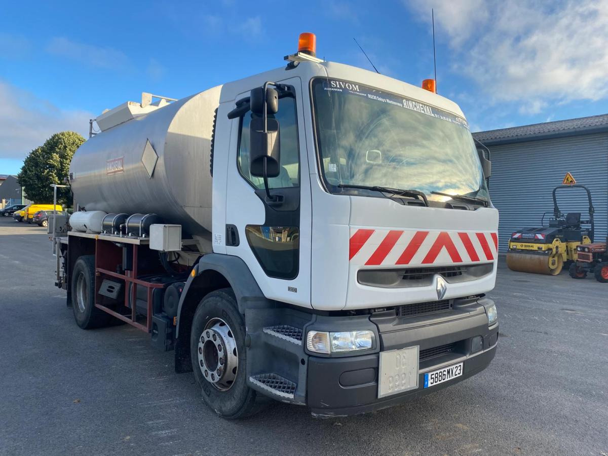 Renault Premium 300 CV - Camion citerne: photos 1 Renault Premium 300 CV - Camion citerne: photos 1