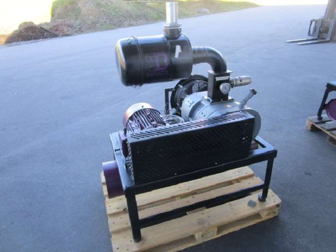 BARRATI VAKUUMPUMPE MIT GESTELL MIT ANSAUGFILTER UND SCHALLDÄMPFER - Machine d'emballage et de conditionnement: photos 4 BARRATI VAKUUMPUMPE MIT GESTELL MIT ANSAUGFILTER UND SCHALLDÄMPFER - Machine d'emballage et de conditionnement: photos 4