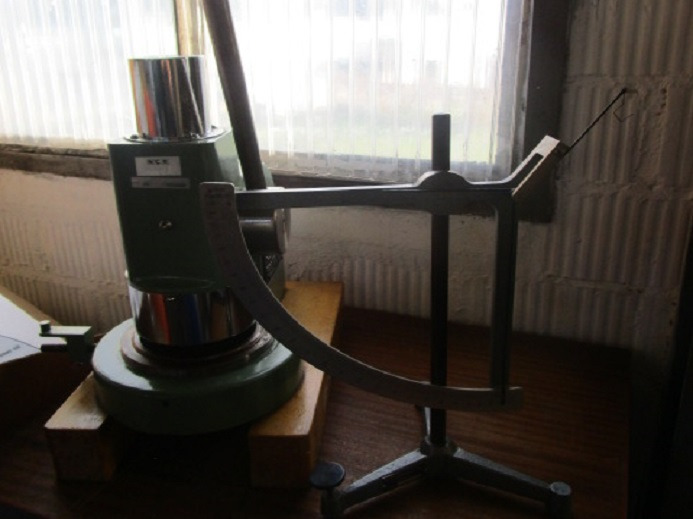 MECHANISCHE PAPIERWAAGE MIT HANDPROBE STANZE - Machine d'impression: photos 3 MECHANISCHE PAPIERWAAGE MIT HANDPROBE STANZE - Machine d'impression: photos 3