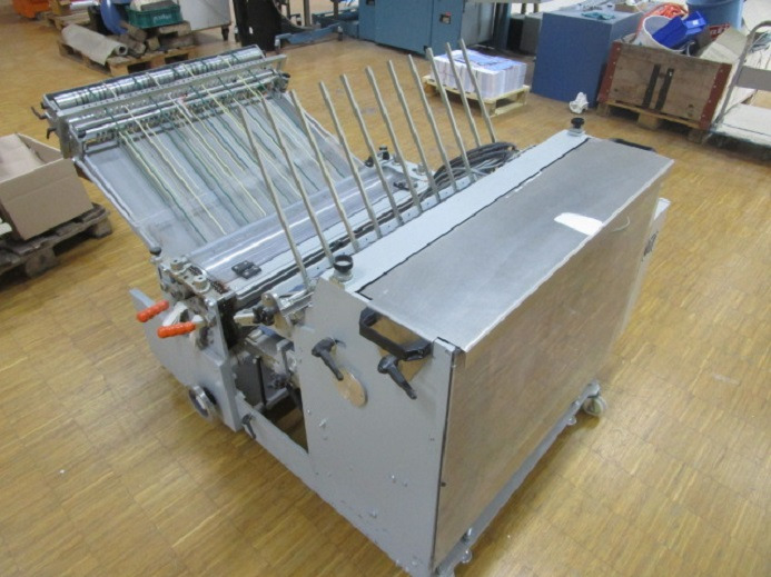 PRESSBOGENAUSLAGE DESTA BAS-FSA 800 - Plieuse de bureau: photos 3 PRESSBOGENAUSLAGE DESTA BAS-FSA 800 - Plieuse de bureau: photos 3