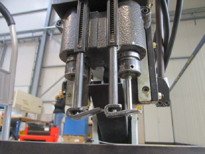 ZWEISPINDELBOHRMASCHINE STAGO ASS 2005 - Machine d'impression: photos 4 ZWEISPINDELBOHRMASCHINE STAGO ASS 2005 - Machine d'impression: photos 4