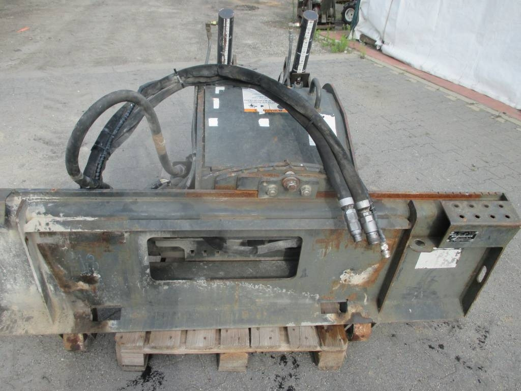 Bobcat 18 PLA - Décapeuse: photos 1 Bobcat 18 PLA - Décapeuse: photos 1