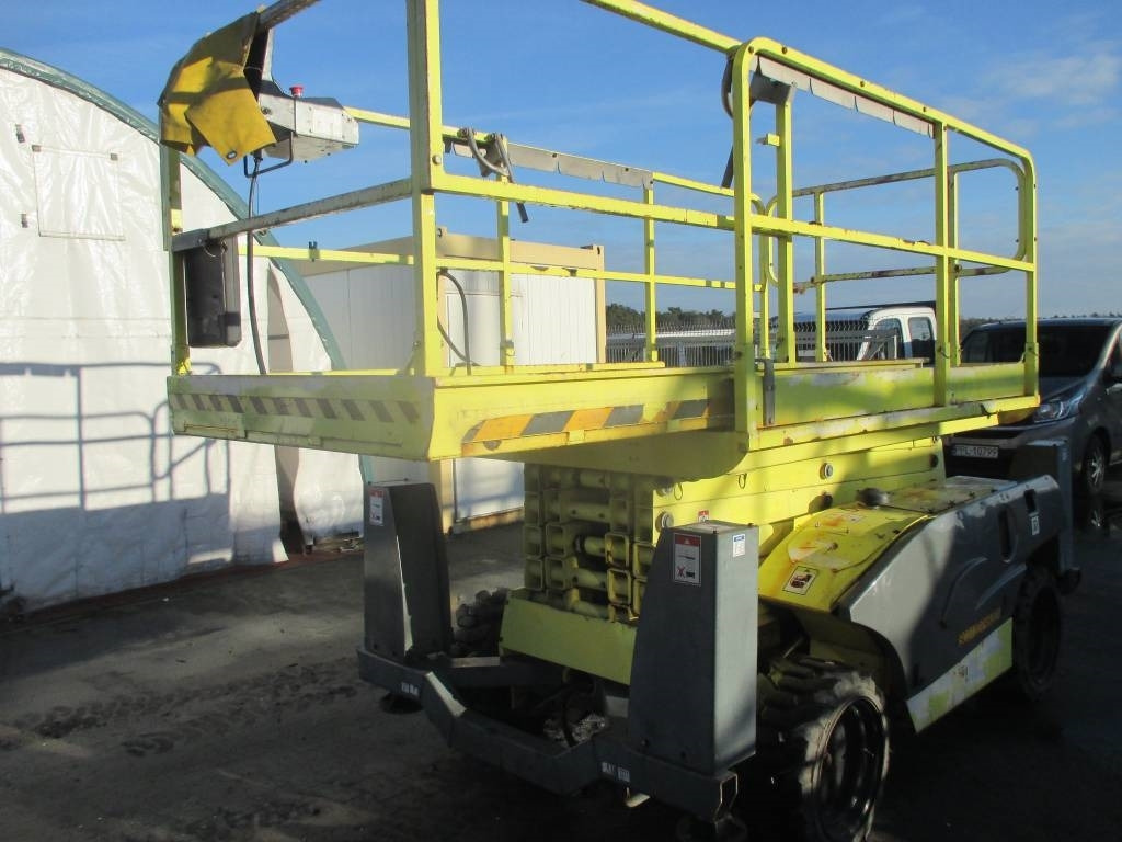 Haulotte Compact 12 DX - Nacelle ciseaux: photos 3 Haulotte Compact 12 DX - Nacelle ciseaux: photos 3