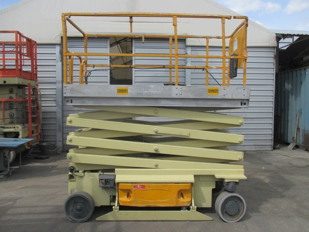 JLG 3246 ES - Nacelle ciseaux: photos 1 JLG 3246 ES - Nacelle ciseaux: photos 1