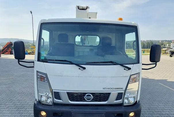 Nissan NT 400 CABSTAR podnośnik koszowy ISOLI PNT 210 JD4 - Camion avec nacelle: photos 4 Nissan NT 400 CABSTAR podnośnik koszowy ISOLI PNT 210 JD4 - Camion avec nacelle: photos 4