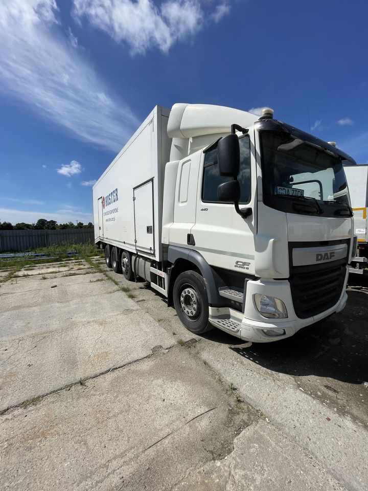 DAF CF440 FAK - Camion isothermique: photos 2 DAF CF440 FAK - Camion isothermique: photos 2