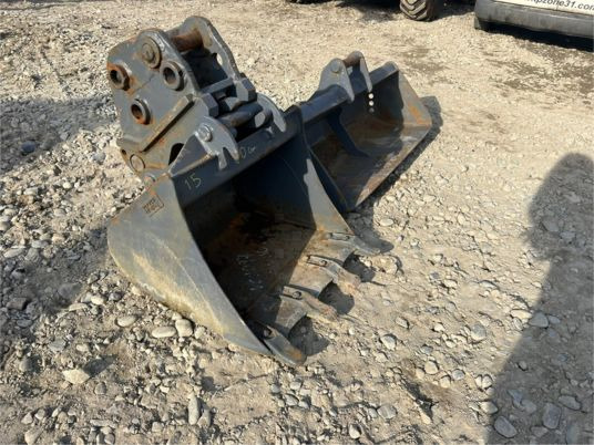 Attache rapide et godets volvo S40 - Godet pour pelle: photos 3 Attache rapide et godets volvo S40 - Godet pour pelle: photos 3