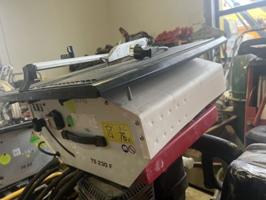 SCIE DE CARRELAGE HUSQVARNA TS230F - Outil/ Équipement: photos 4 SCIE DE CARRELAGE HUSQVARNA TS230F - Outil/ Équipement: photos 4