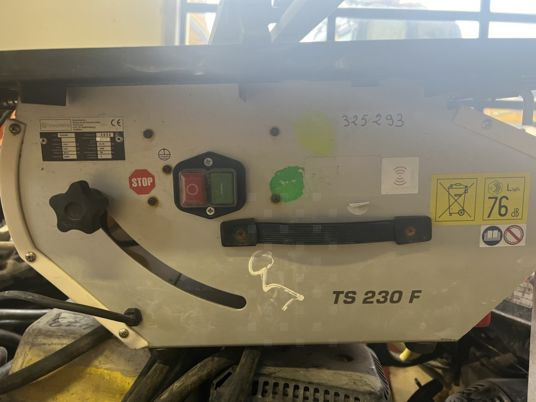 SCIE DE CARRELAGE HUSQVARNA TS230F - Outil/ Équipement: photos 1 SCIE DE CARRELAGE HUSQVARNA TS230F - Outil/ Équipement: photos 1