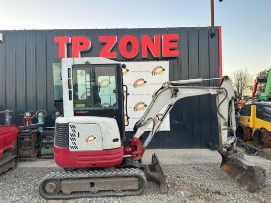 Takeuchi TB23R Cabine à 17 500 € HT - Mini pelle: photos 1 Takeuchi TB23R Cabine à 17 500 € HT - Mini pelle: photos 1