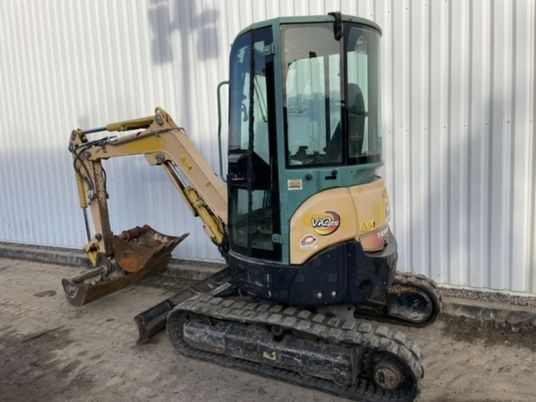 Yanmar VIO25-4 Cabine - Mini pelle: photos 1 Yanmar VIO25-4 Cabine - Mini pelle: photos 1