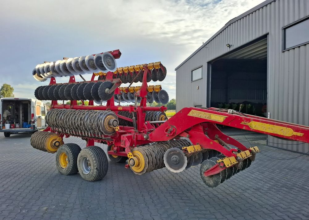 Väderstad Carrier 820 2011 rok , Nowe Talerze , Nie Malowany , Stan Bardzo Dobry - Outils du sol: photos 1 Väderstad Carrier 820 2011 rok , Nowe Talerze , Nie Malowany , Stan Bardzo Dobry - Outils du sol: photos 1