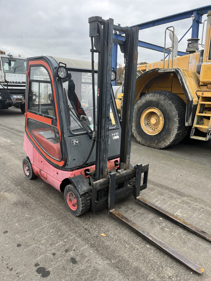 FENWICK H18 1t8 - Chariot élévateur à gaz: photos 2 FENWICK H18 1t8 - Chariot élévateur à gaz: photos 2