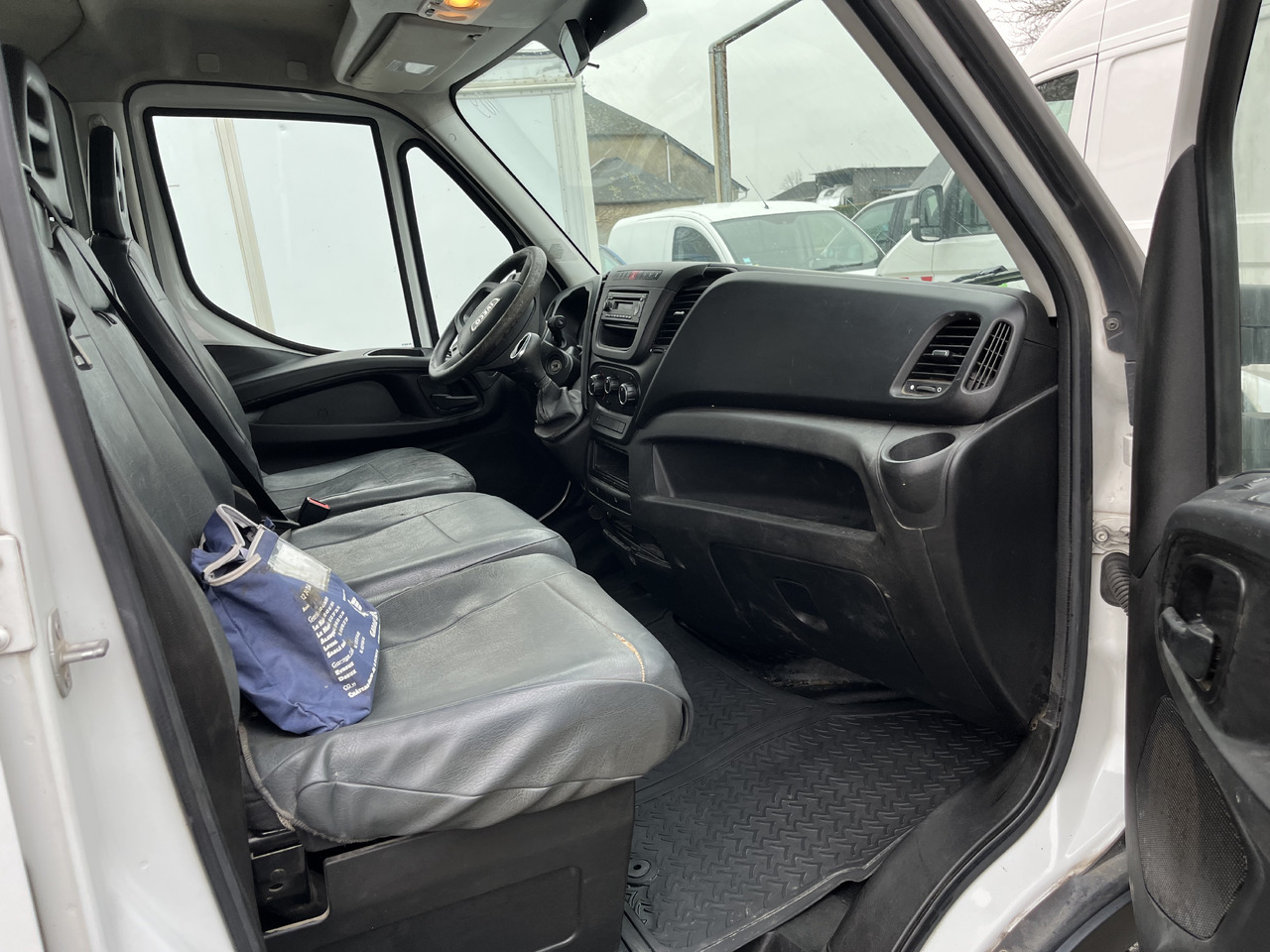 Iveco Daily 35-170 - Utilitaire benne: photos 5 Iveco Daily 35-170 - Utilitaire benne: photos 5