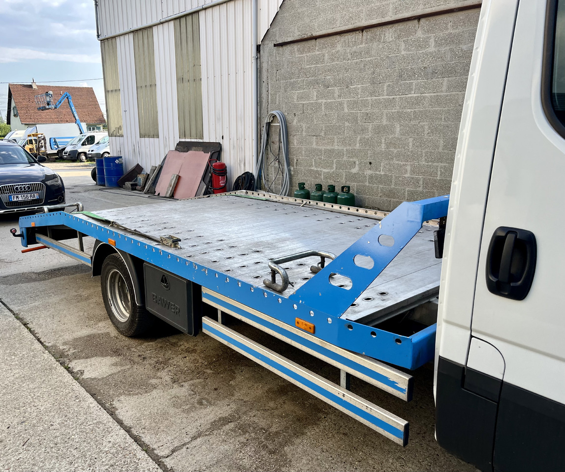 Iveco Daily 35-180 plateau dépannage dépanneuse porte voiture - Utilitaire plateau: photos 4 Iveco Daily 35-180 plateau dépannage dépanneuse porte voiture - Utilitaire plateau: photos 4