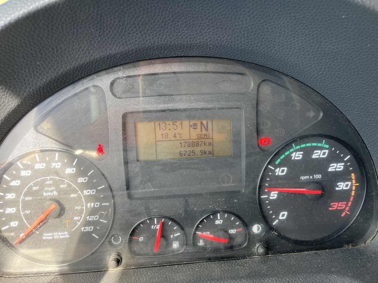 Camion fourgon Iveco Eurocargo 100E22 caisse double cabine 7 places: photos 24 Camion fourgon Iveco Eurocargo 100E22 caisse double cabine 7 places: photos 24