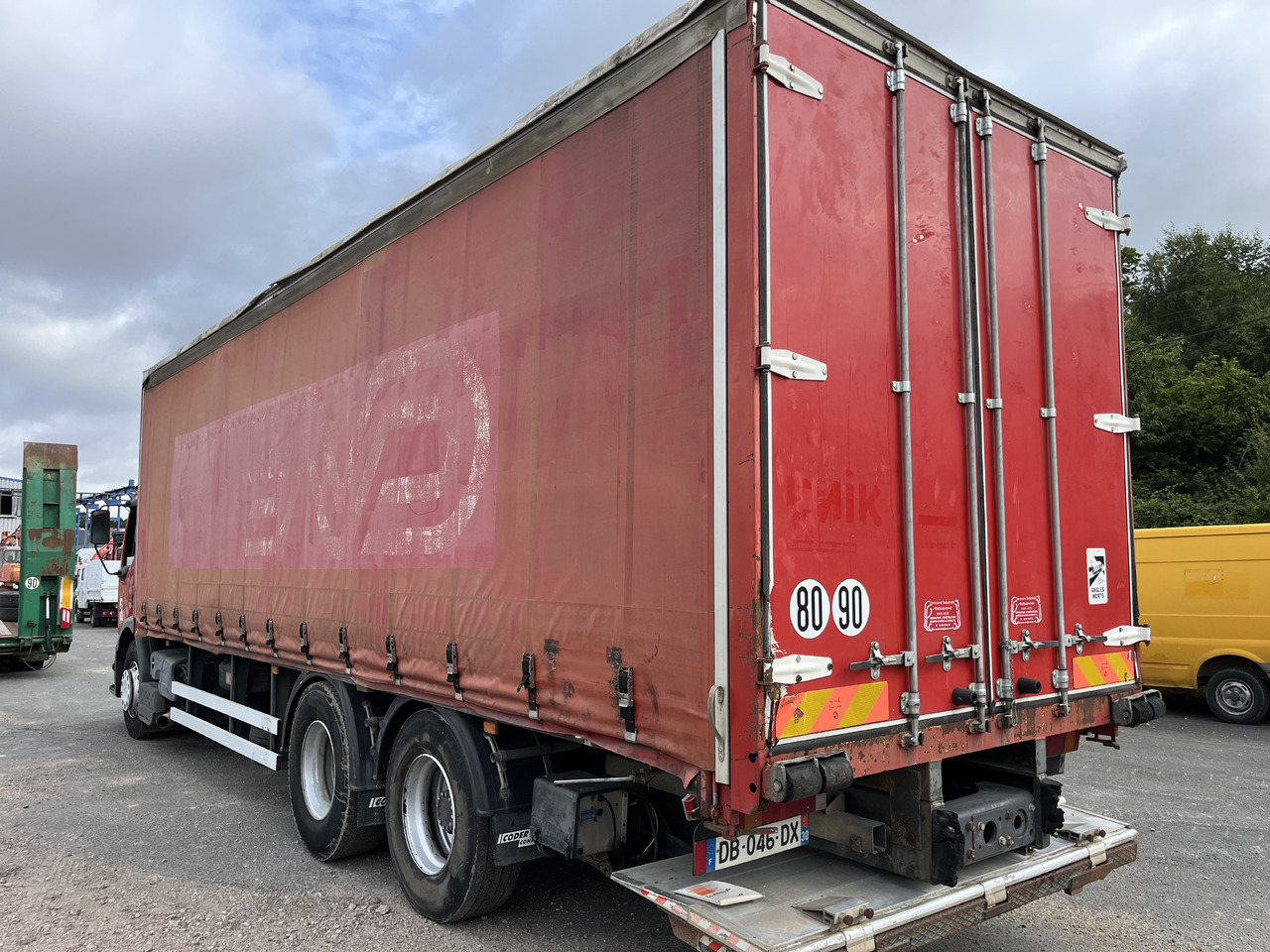 Camion à rideaux coulissants RENAULT Premium 320dci 6x2 plsc: photos 11 Camion à rideaux coulissants RENAULT Premium 320dci 6x2 plsc: photos 11