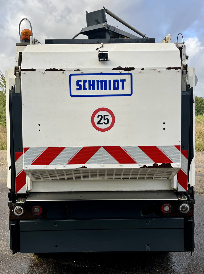 SCHMIDT Cs556 cs500 compact 400 - Balayeuse de voirie: photos 5 SCHMIDT Cs556 cs500 compact 400 - Balayeuse de voirie: photos 5