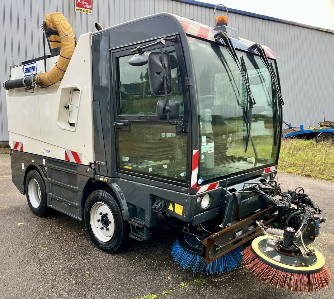 SCHMIDT Cs556 cs500 compact 400 - Balayeuse de voirie: photos 1 SCHMIDT Cs556 cs500 compact 400 - Balayeuse de voirie: photos 1