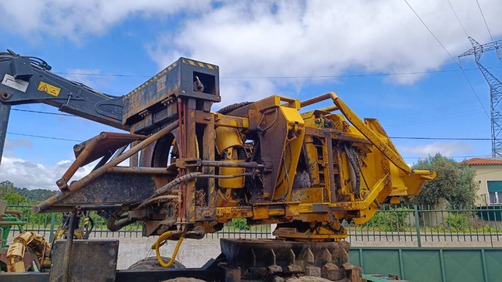 John Deere SB60 - Outil/ Équipement: photos 2 John Deere SB60 - Outil/ Équipement: photos 2