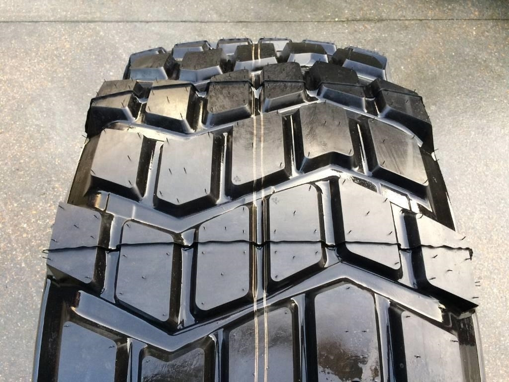 Michelin 525/65R20.5 XS - NEW - Pneu pour Machine agricole: photos 2 Michelin 525/65R20.5 XS - NEW - Pneu pour Machine agricole: photos 2