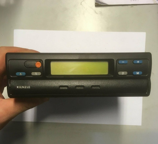 VDO VDO Kienzle Fahrtenschreiber 1324 Tacho Tachometer 24V - Système électrique pour Bus: photos 1 VDO VDO Kienzle Fahrtenschreiber 1324 Tacho Tachometer 24V - Système électrique pour Bus: photos 1