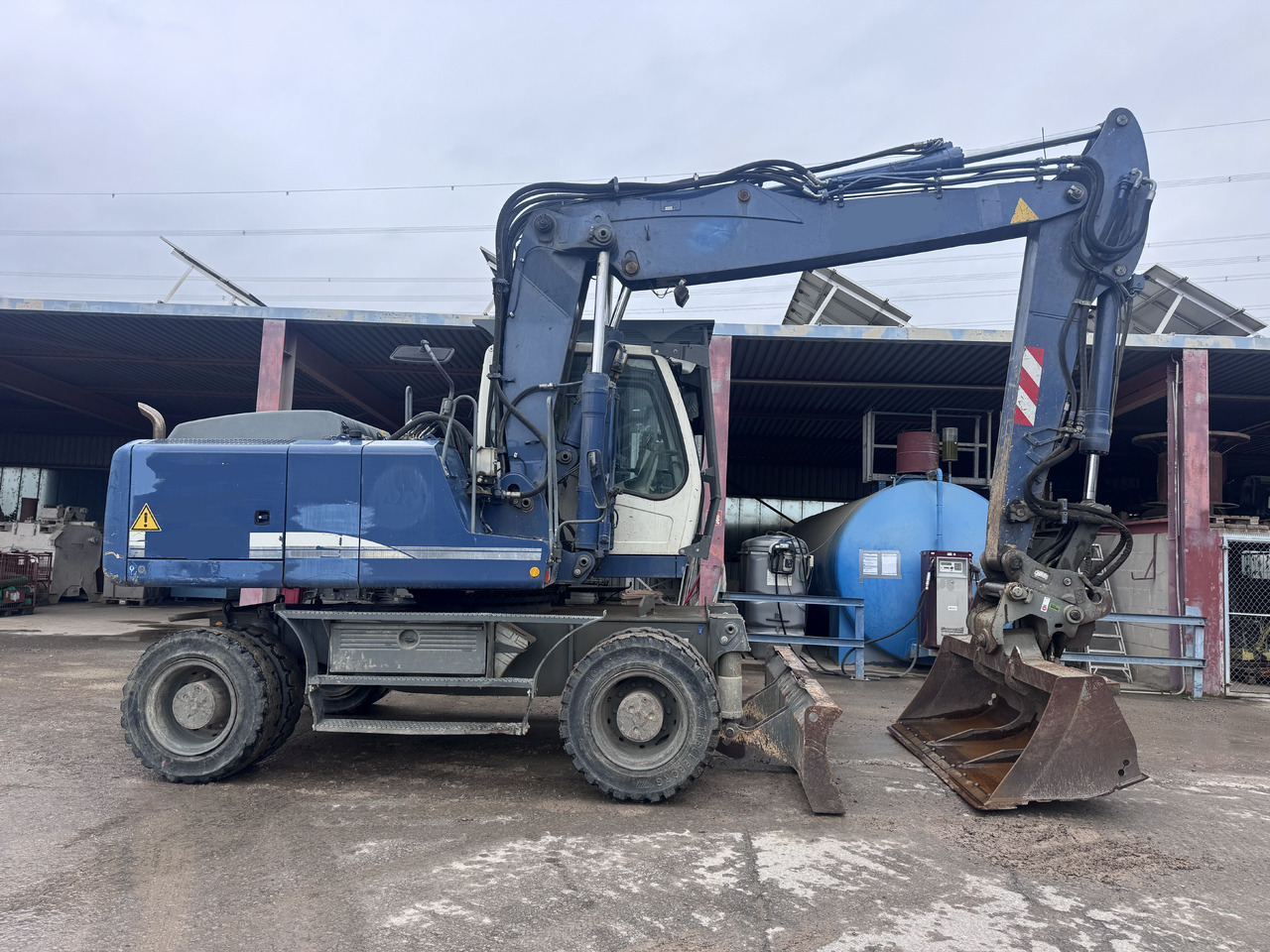 LIEBHERR A 904 C Litronic - Pelle sur pneus: photos 4 LIEBHERR A 904 C Litronic - Pelle sur pneus: photos 4