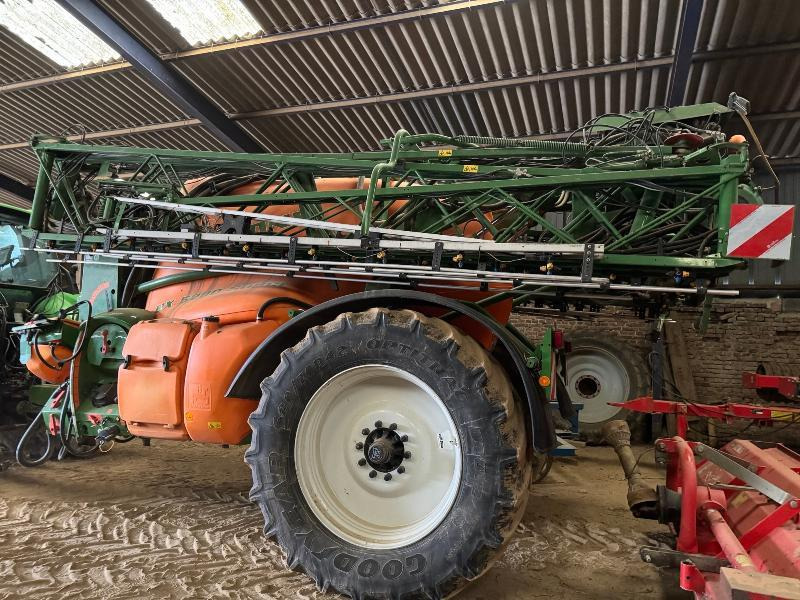 AMAZONE UX5200 - Pulvérisateur traîné: photos 2 AMAZONE UX5200 - Pulvérisateur traîné: photos 2