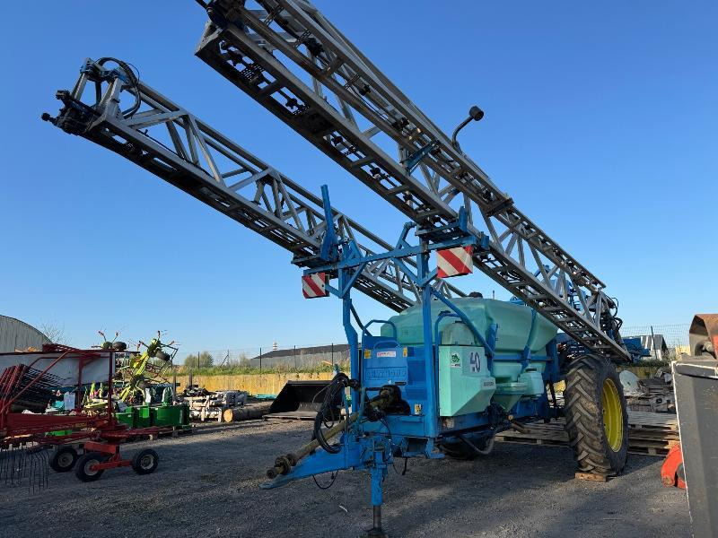 BERTHOUD MAXXOR 40 - Pulvérisateur traîné: photos 1 BERTHOUD MAXXOR 40 - Pulvérisateur traîné: photos 1
