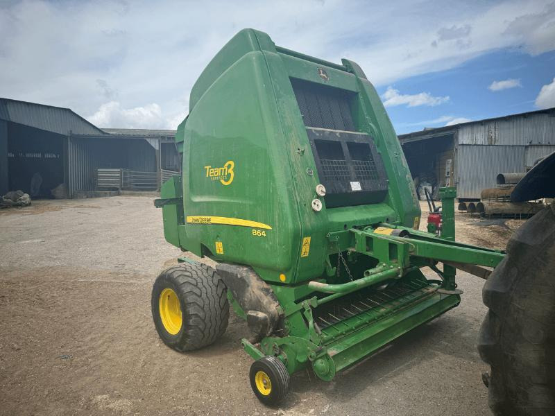 JOHN DEERE 864 - Presse à balles rondes: photos 2 JOHN DEERE 864 - Presse à balles rondes: photos 2
