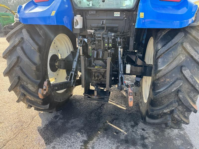 NEW-HOLLAND T5.95 - Tracteur agricole: photos 5 NEW-HOLLAND T5.95 - Tracteur agricole: photos 5