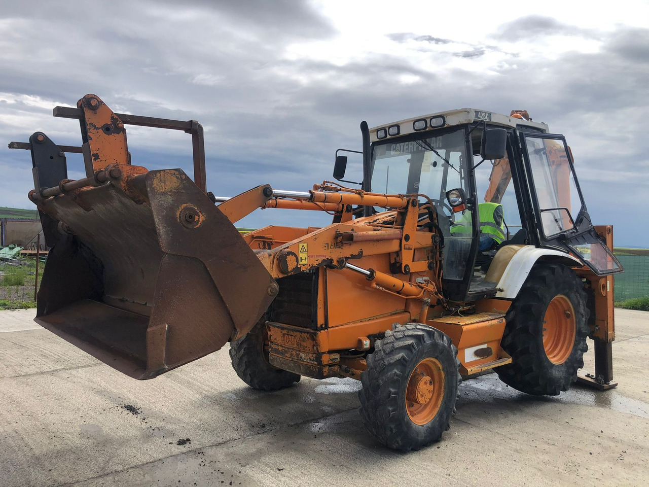 CATERPILLAR 428 C TERRACING EQUIPMENT BULLDOEXCAVATOR - Tractopelle: photos 1 CATERPILLAR 428 C TERRACING EQUIPMENT BULLDOEXCAVATOR - Tractopelle: photos 1