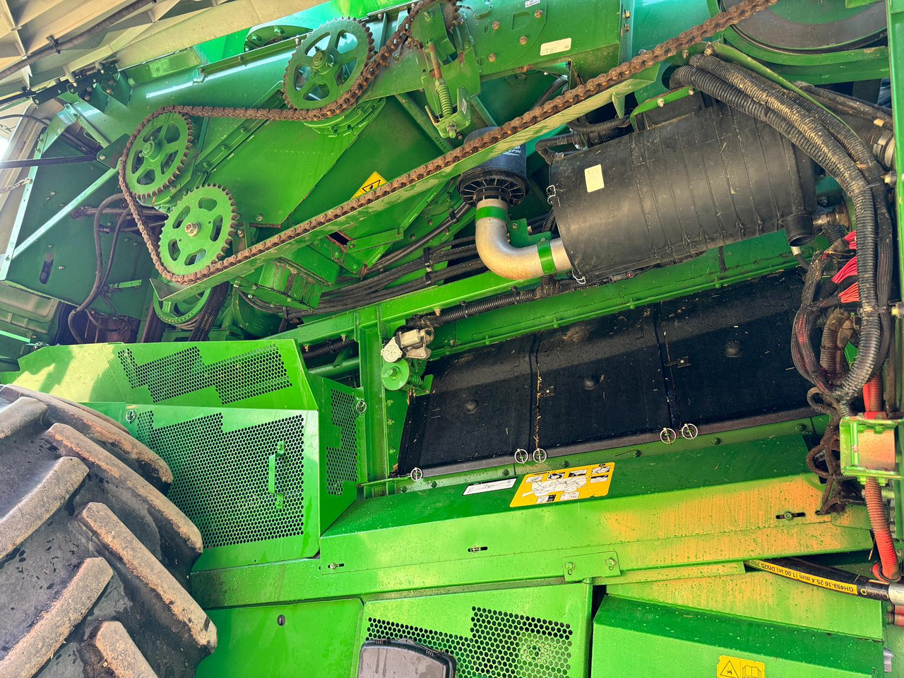 Moissonneuse-batteuse John Deere S680i combine + 635X Header + Zurn trailer: photos 9