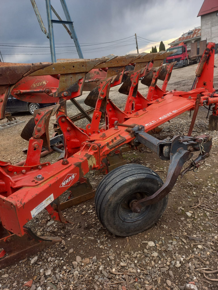 KUHN MM 151.5E.T Plow - Charrue: photos 5 KUHN MM 151.5E.T Plow - Charrue: photos 5