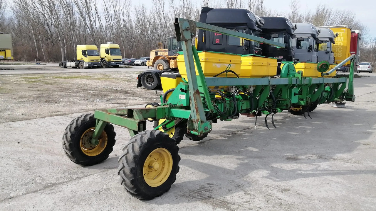 SFOGGIA GAMA PLUS 12/9m/12 Rows Seeding Machine - Semoir monograine: photos 1 SFOGGIA GAMA PLUS 12/9m/12 Rows Seeding Machine - Semoir monograine: photos 1