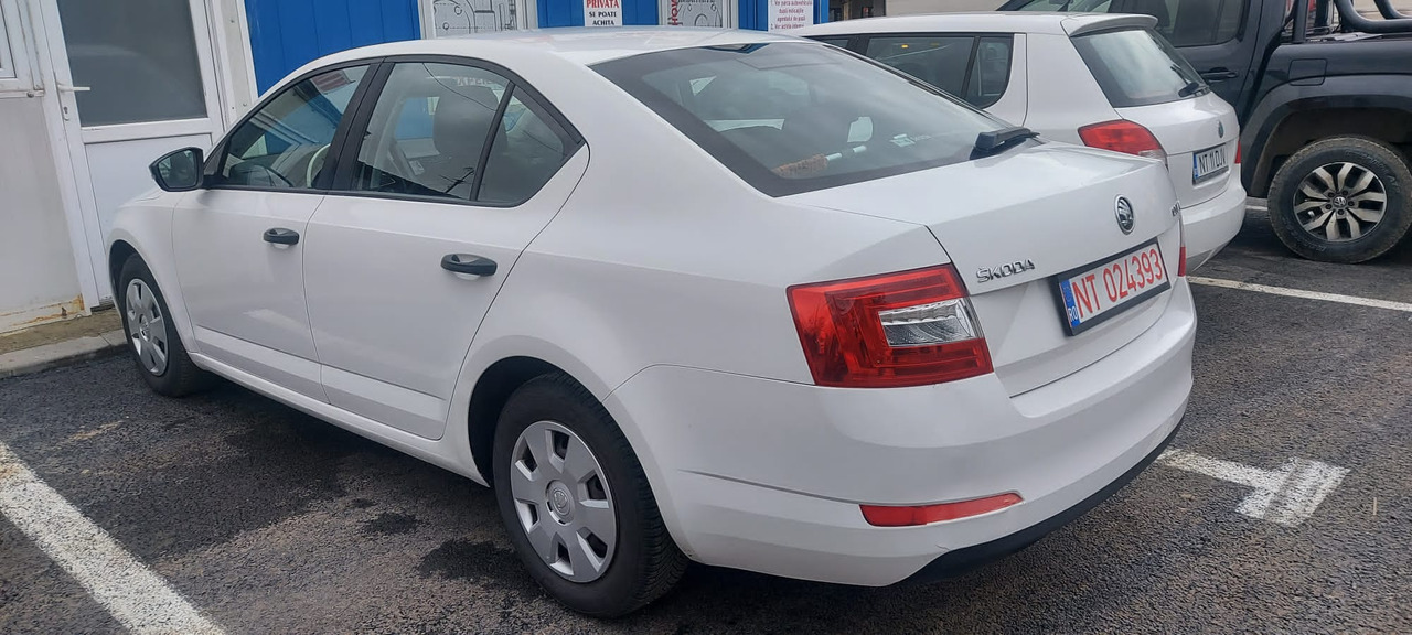 SKODA OCTAVIA - Berline: photos 3 SKODA OCTAVIA - Berline: photos 3