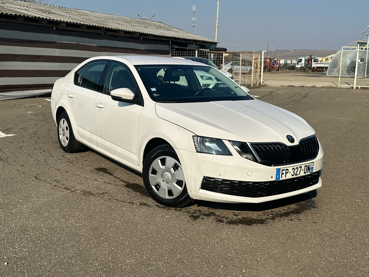 SKODA OCTAVIA - Voiture: photos 1 SKODA OCTAVIA - Voiture: photos 1