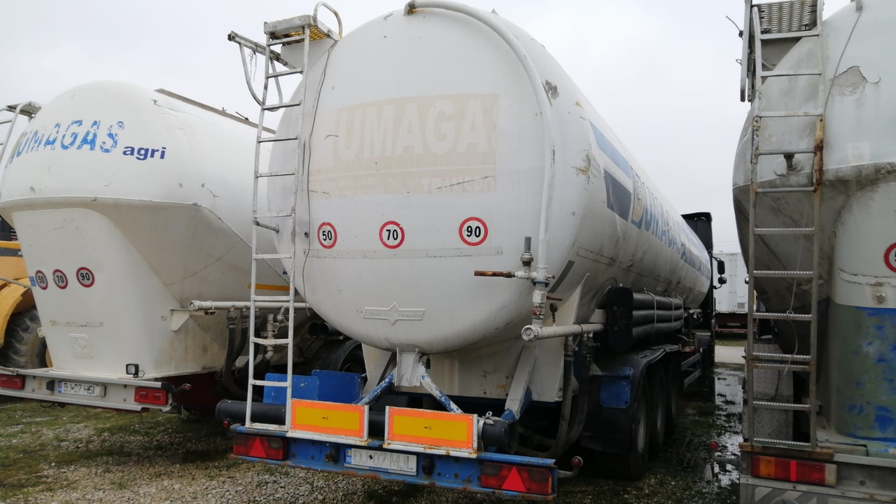 SPITZER Tank/Silo 57,000 l 4 Compartments for Powders/Feed/Water//Liquid Fertilizer/etc. - Citerne pulvérulente: photos 3 SPITZER Tank/Silo 57,000 l 4 Compartments for Powders/Feed/Water//Liquid Fertilizer/etc. - Citerne pulvérulente: photos 3