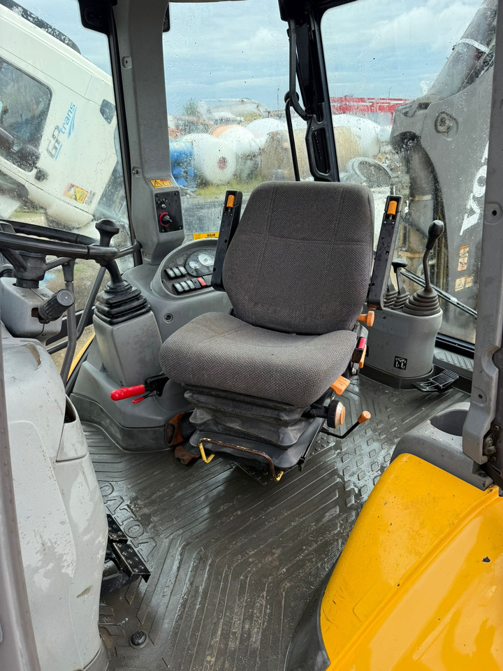 VOLVO BL71 Backhoe Loader - Tractopelle: photos 5 VOLVO BL71 Backhoe Loader - Tractopelle: photos 5