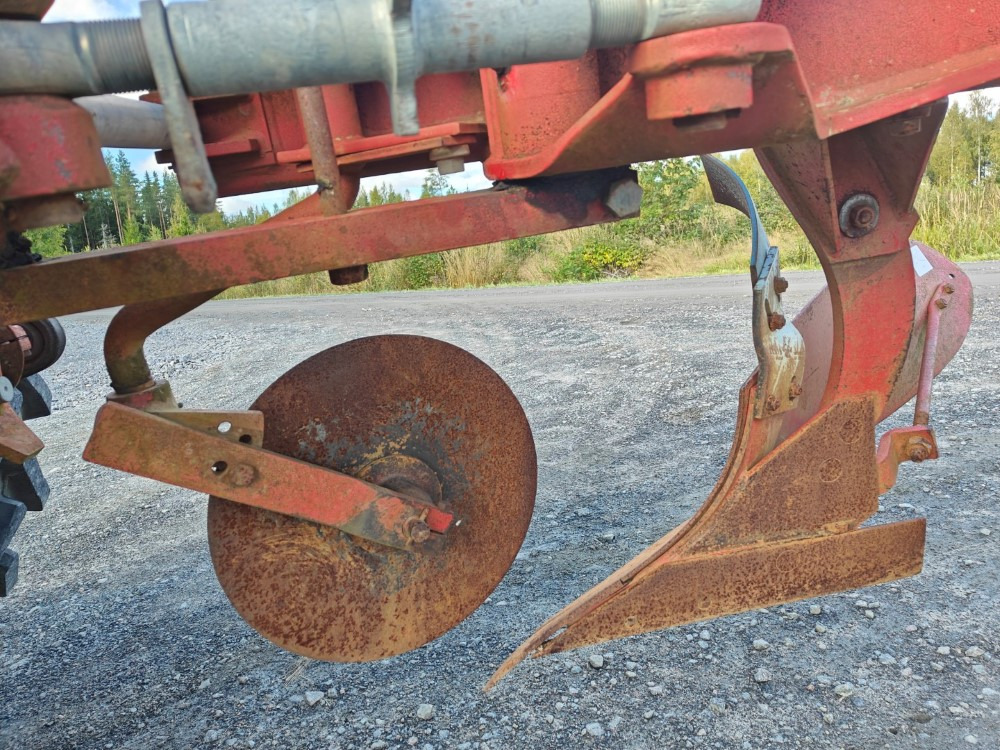 Charrue Agrolux RSD397FK kääntöaura 3-siipinen kuorimet ja kiekkoleikkurit, katso video!: photos 12 Charrue Agrolux RSD397FK kääntöaura 3-siipinen kuorimet ja kiekkoleikkurit, katso video!: photos 12