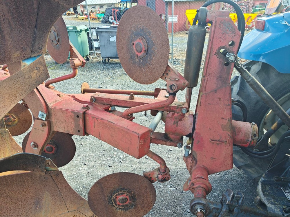 Charrue Agrolux RSD397FK kääntöaura 3-siipinen kuorimet ja kiekkoleikkurit, katso video!: photos 16 Charrue Agrolux RSD397FK kääntöaura 3-siipinen kuorimet ja kiekkoleikkurit, katso video!: photos 16